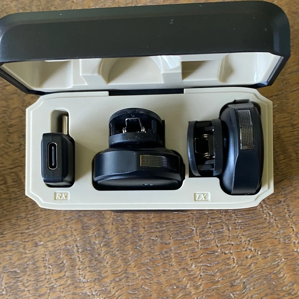 Wireless Microphone with Charging Case - Black